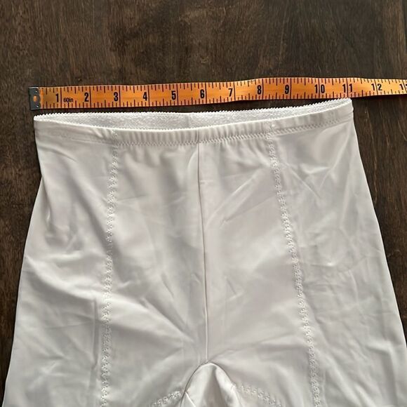 Natori Underwear Shorts briefs Shapewear 59369 Sz- Medium - Picture 2 of 9